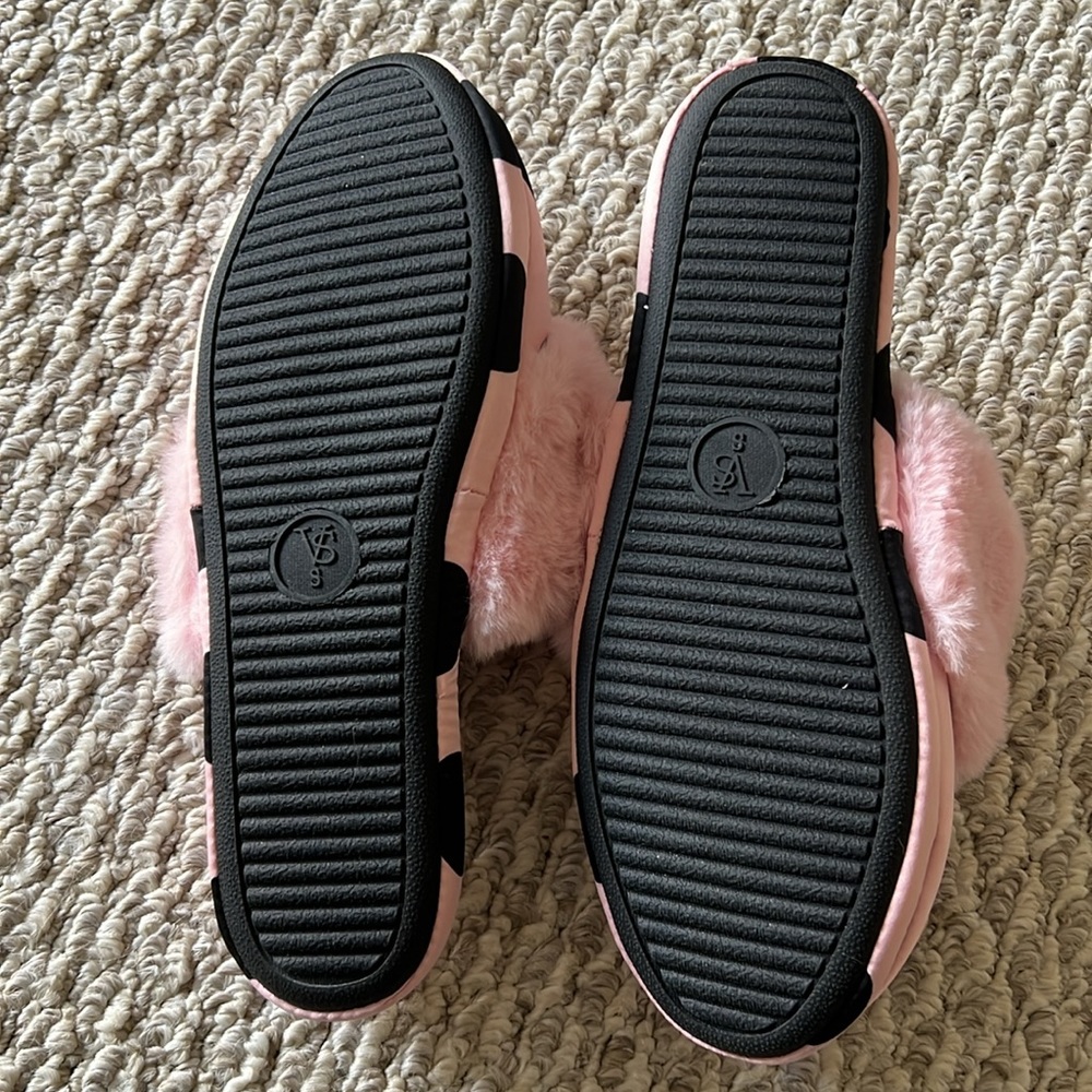 Victoria’s Secret Slippers - Size Small - Picture 3 of 3